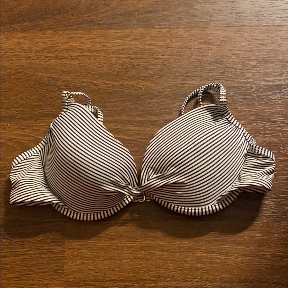 Xhilaration swimwear top